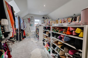 Master Dressing Room- click for photo gallery